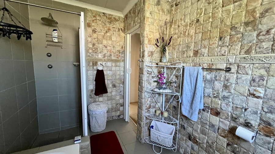 3 Bedroom Property for Sale in Country Club Western Cape
